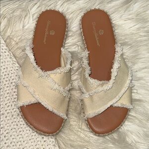 Tommy Bahama Cream Frayed Slide Sandals